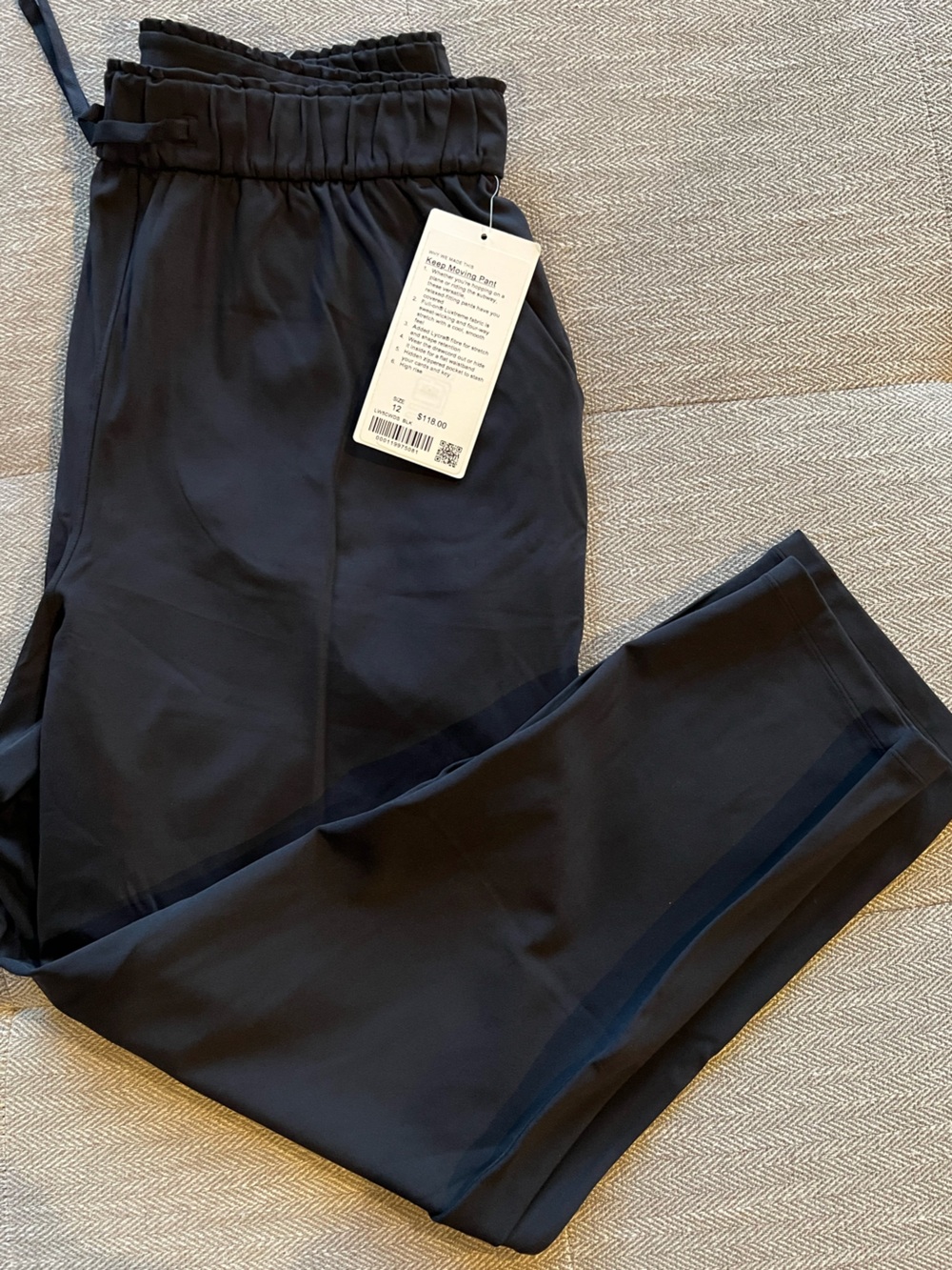NWT lululemon Keep Moving Pant Black Size 12 Luxtreme LW5CWDS